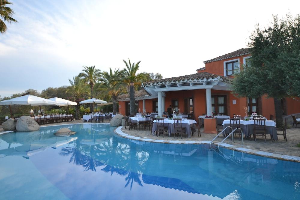 Felix Hotels - Galanias Hotel & Retreat Бари-Сардо Экстерьер фото